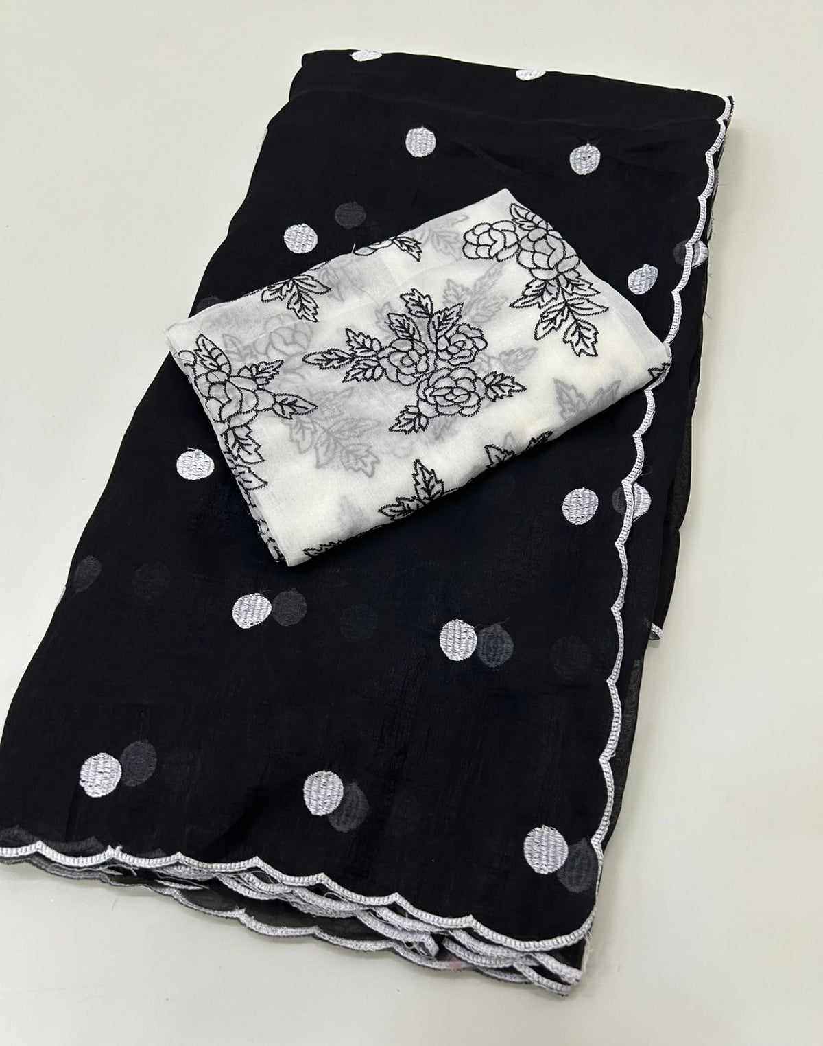 Satin crush polka dots saree✨
