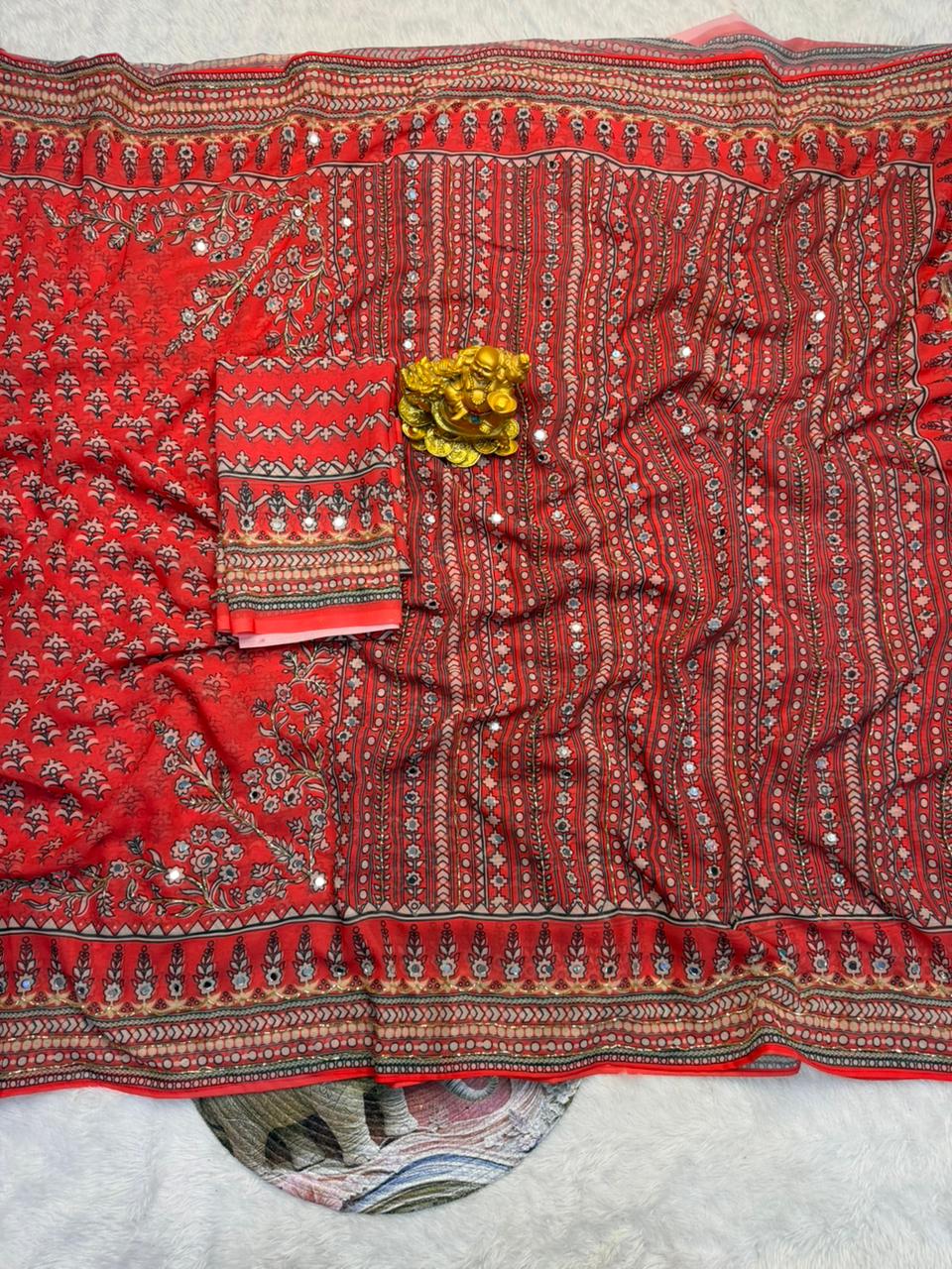 Viral georgette kareena kapoor saree