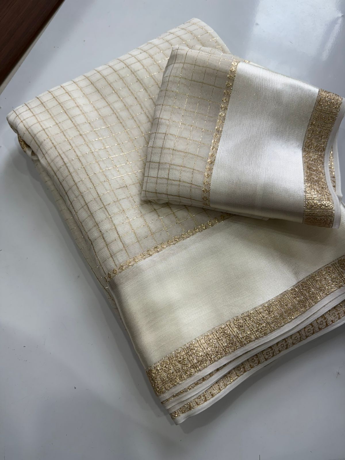 Pure viscose georgette checks saree
