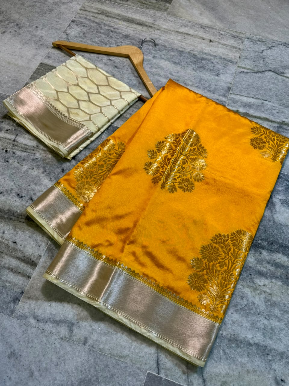 Banarasi ketan silk fabric saree