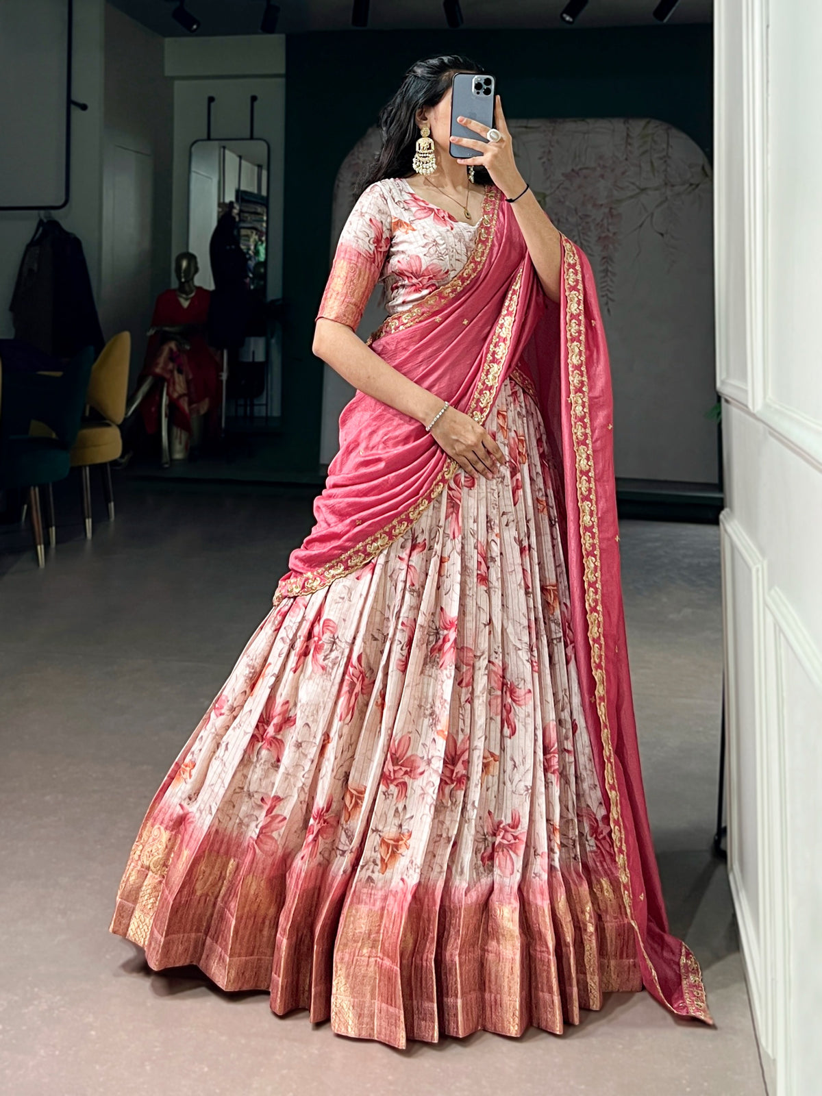 Elegant Dola checks floral 🌺 lehenga set
