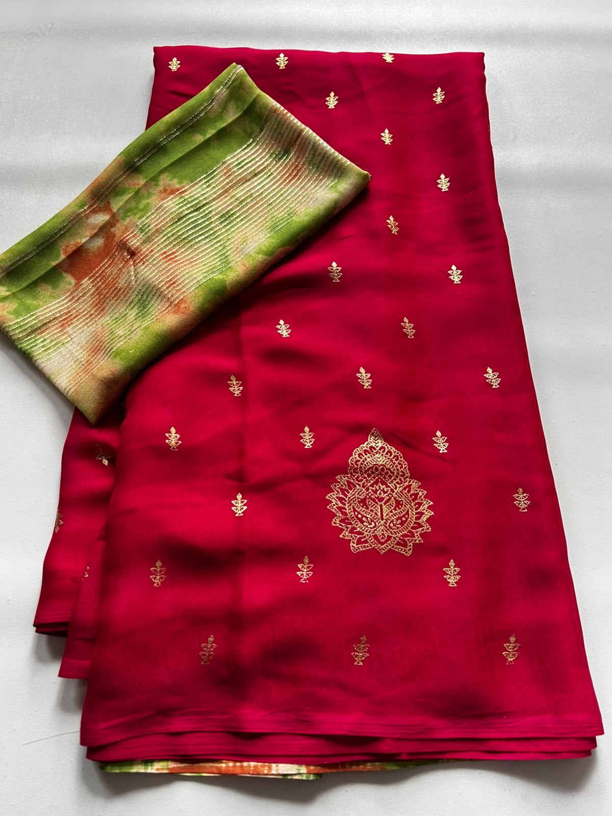Moss shiffon foil print saree ✨