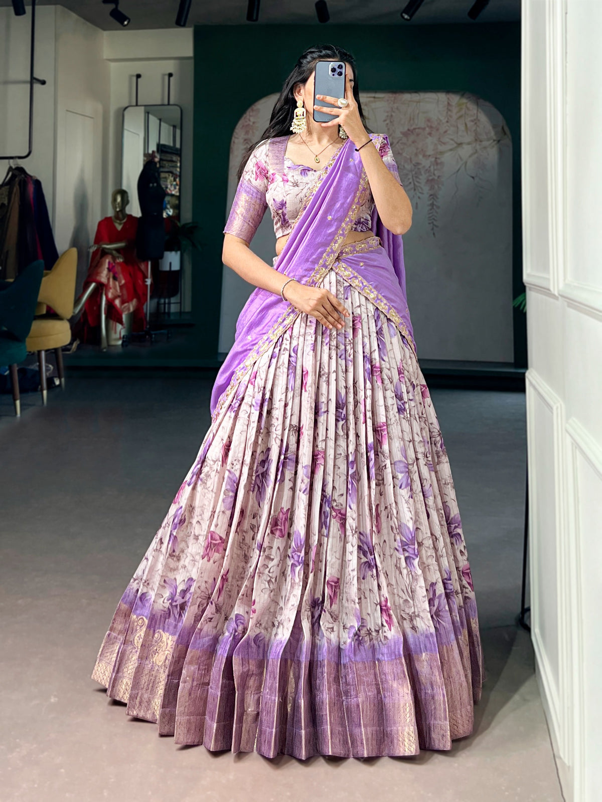Elegant Dola checks floral 🌺 lehenga set