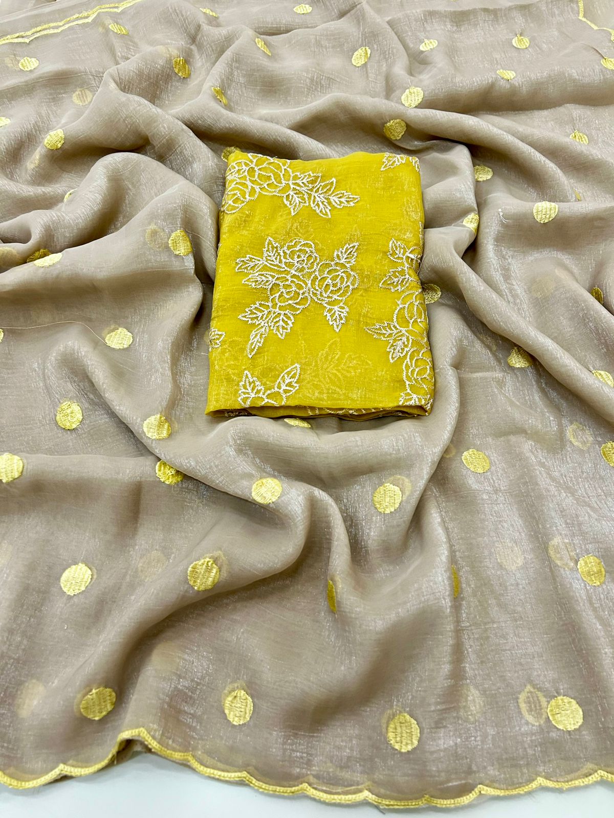 Satin crush polka dots saree✨