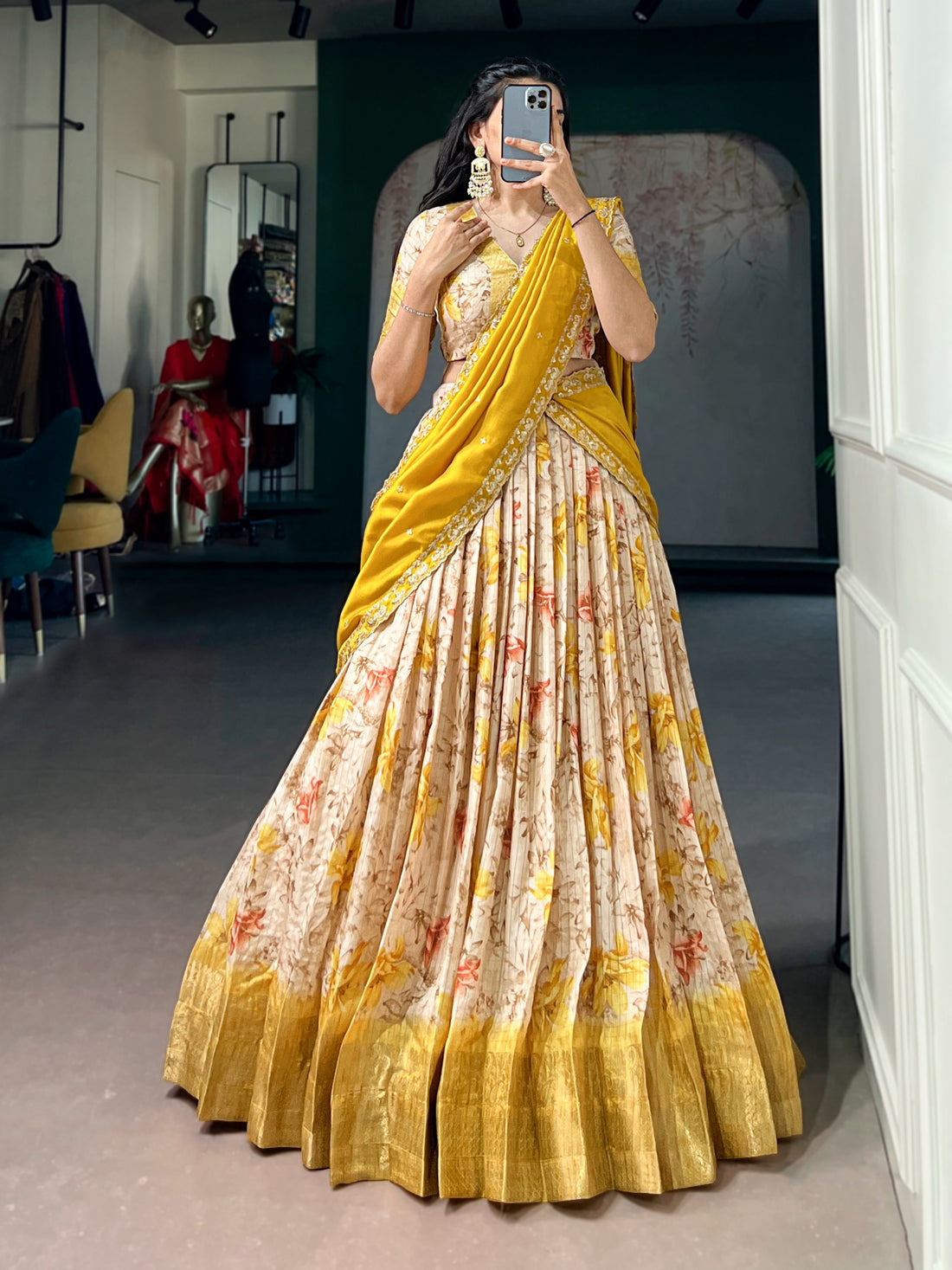 Elegant Dola checks floral 🌺 lehenga set