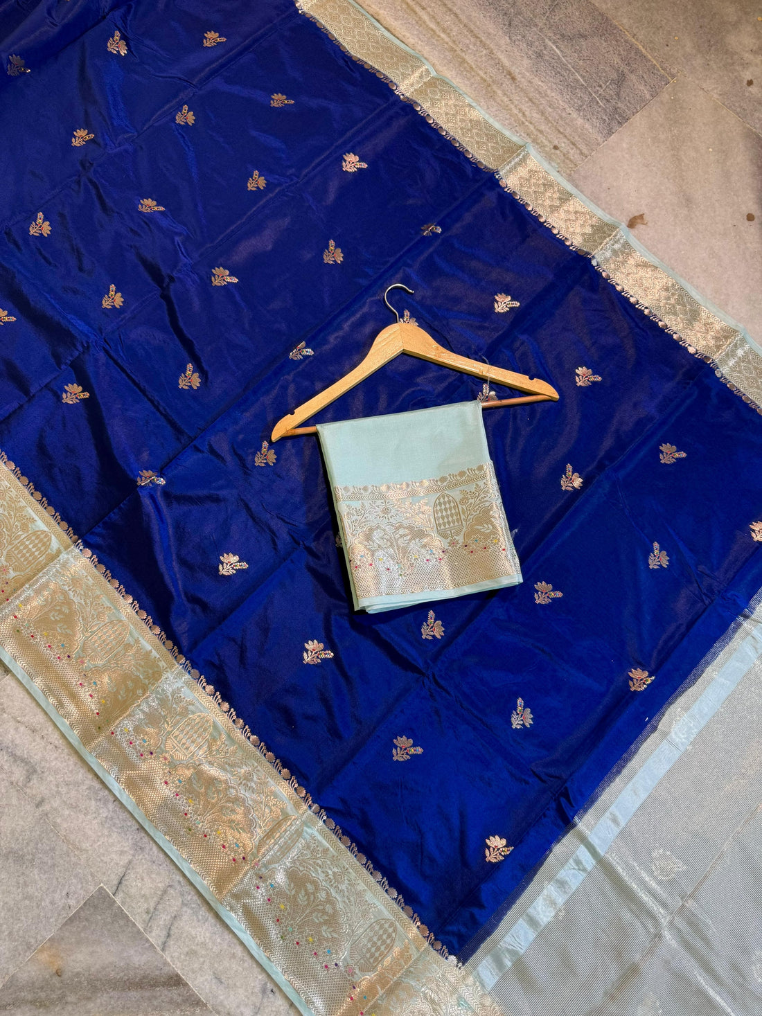 Flower 🌸 buti benaresi katan silk saree ✨