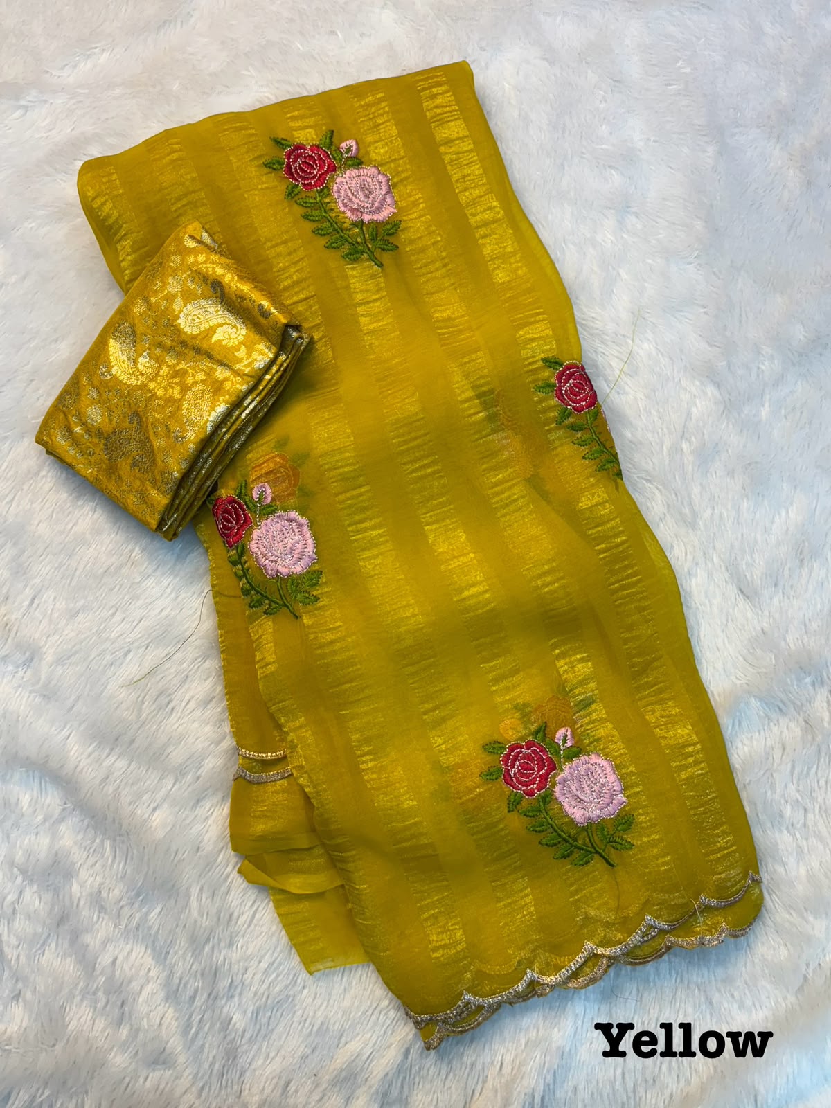 Crush saree with flower embroidery 🪡