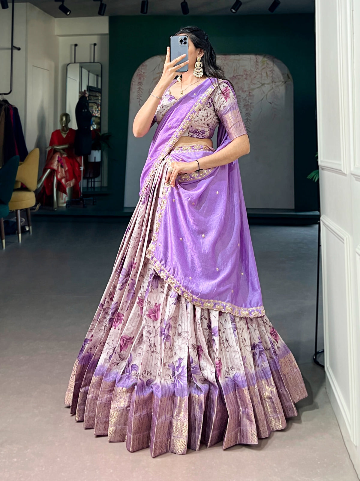 Elegant Dola checks floral 🌺 lehenga set
