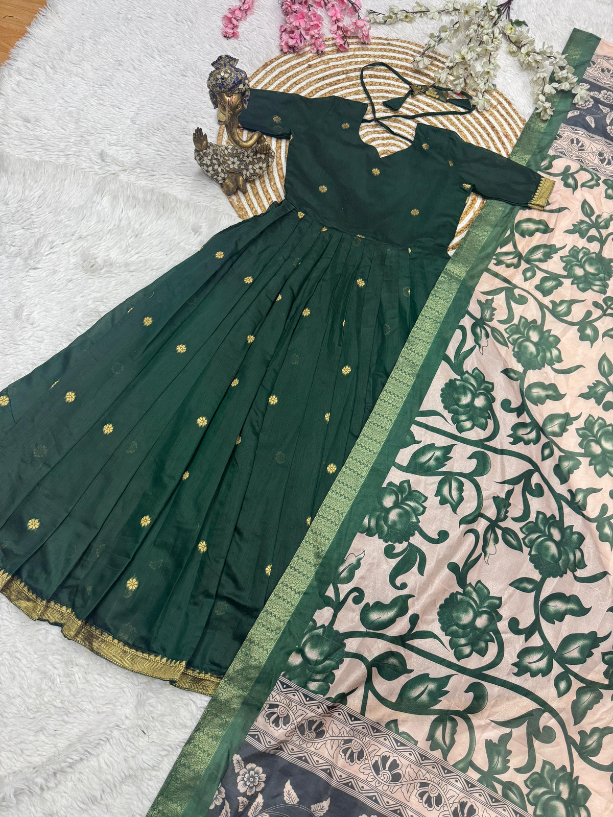 Treditional two piece set✨