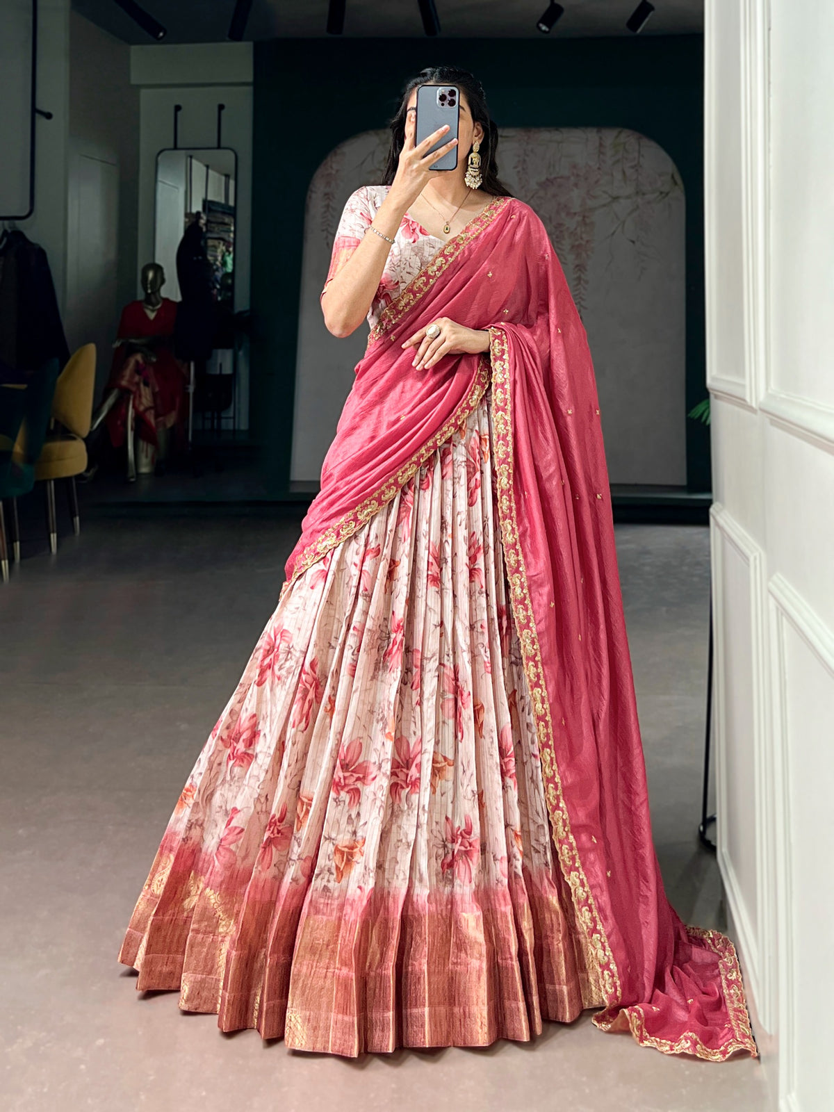Elegant Dola checks floral 🌺 lehenga set